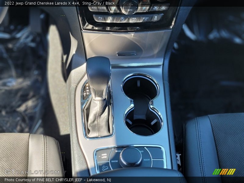 Sting-Gray / Black 2022 Jeep Grand Cherokee Laredo X 4x4