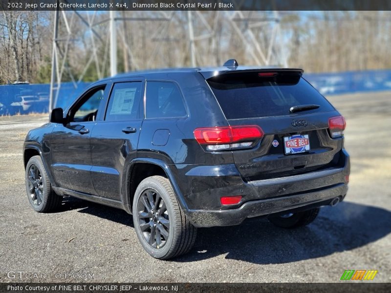 Diamond Black Crystal Pearl / Black 2022 Jeep Grand Cherokee Laredo X 4x4