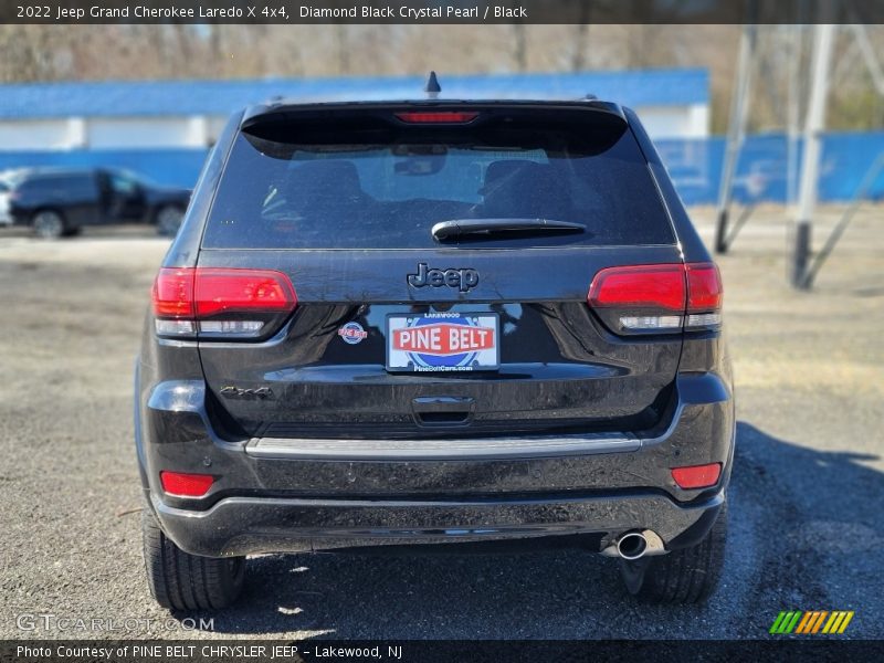 Diamond Black Crystal Pearl / Black 2022 Jeep Grand Cherokee Laredo X 4x4