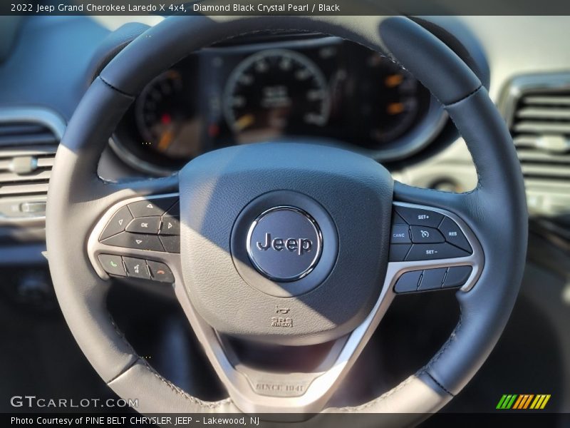 Diamond Black Crystal Pearl / Black 2022 Jeep Grand Cherokee Laredo X 4x4