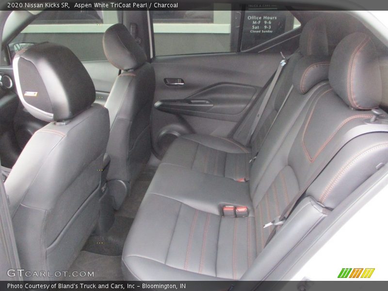 Aspen White TriCoat Pearl / Charcoal 2020 Nissan Kicks SR