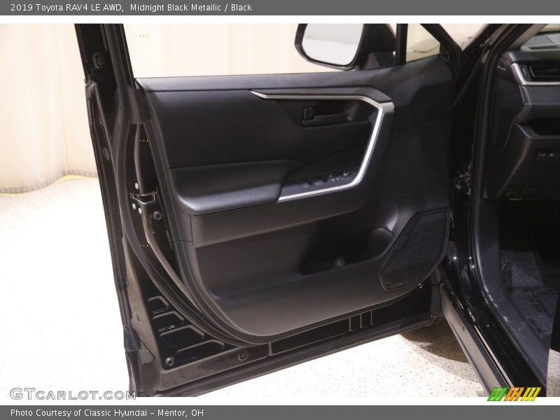Midnight Black Metallic / Black 2019 Toyota RAV4 LE AWD