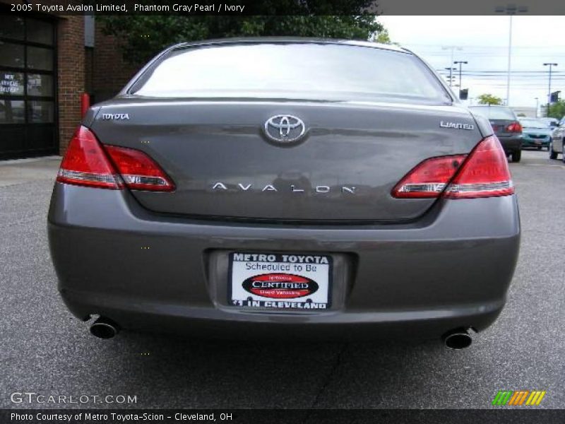 Phantom Gray Pearl / Ivory 2005 Toyota Avalon Limited
