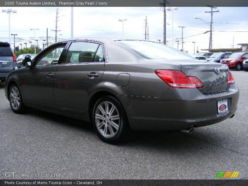 Phantom Gray Pearl / Ivory 2005 Toyota Avalon Limited