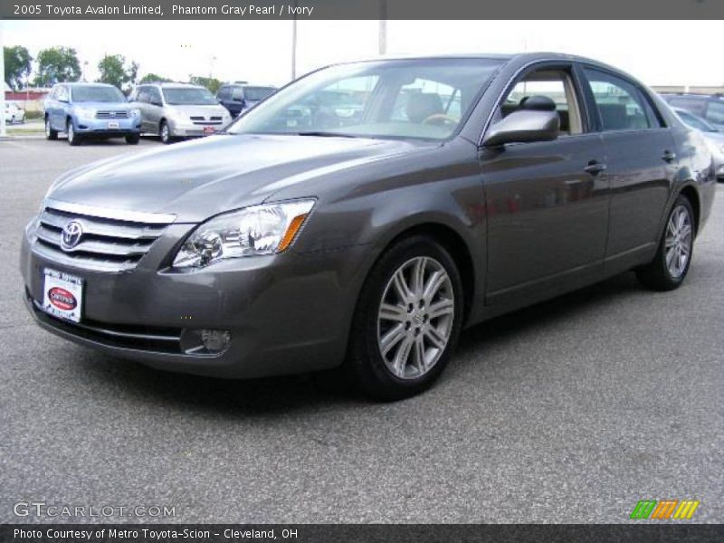 Phantom Gray Pearl / Ivory 2005 Toyota Avalon Limited