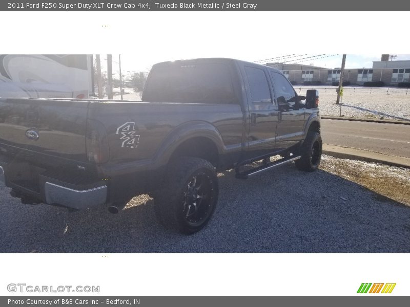 Tuxedo Black Metallic / Steel Gray 2011 Ford F250 Super Duty XLT Crew Cab 4x4