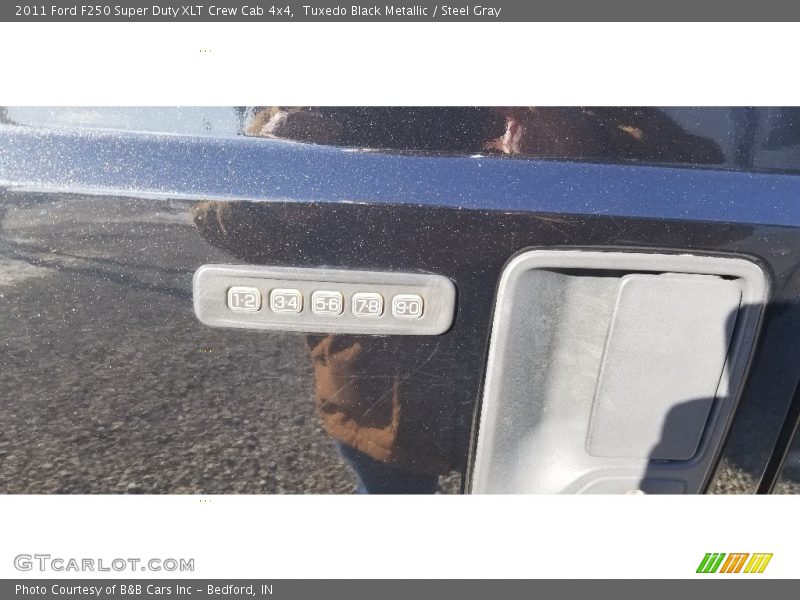 Tuxedo Black Metallic / Steel Gray 2011 Ford F250 Super Duty XLT Crew Cab 4x4