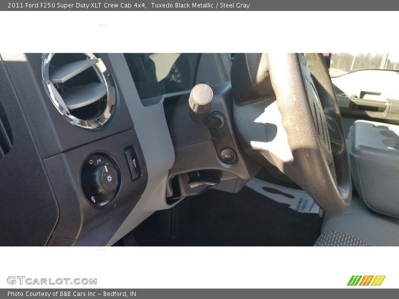 Tuxedo Black Metallic / Steel Gray 2011 Ford F250 Super Duty XLT Crew Cab 4x4