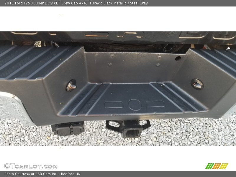 Tuxedo Black Metallic / Steel Gray 2011 Ford F250 Super Duty XLT Crew Cab 4x4