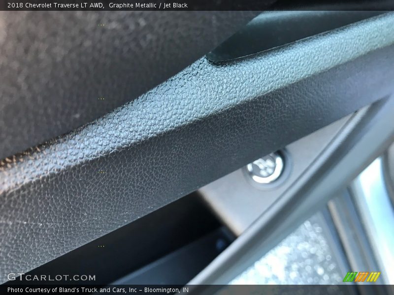 Graphite Metallic / Jet Black 2018 Chevrolet Traverse LT AWD