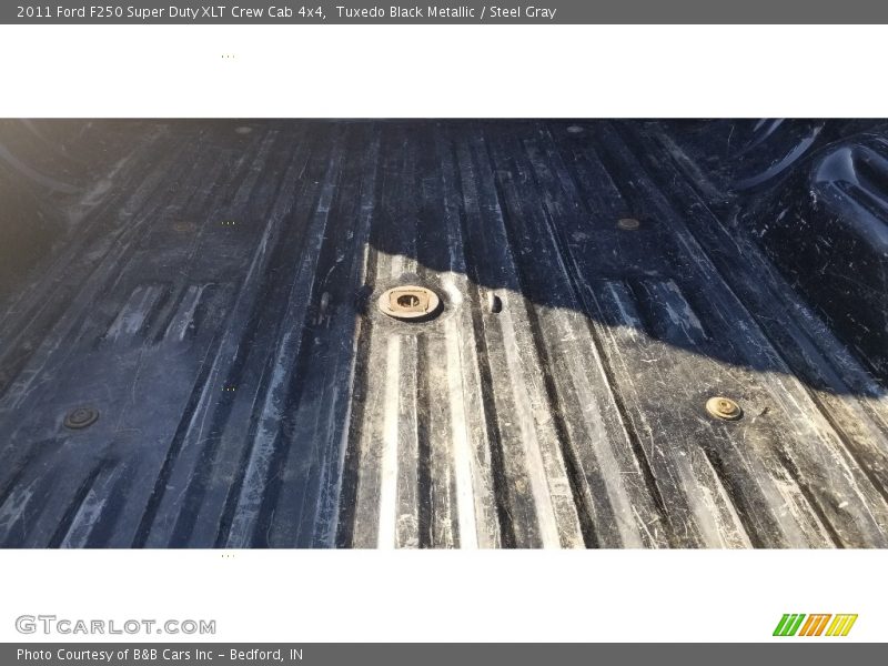 Tuxedo Black Metallic / Steel Gray 2011 Ford F250 Super Duty XLT Crew Cab 4x4