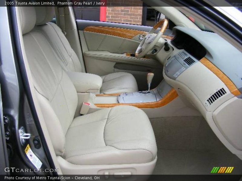 Phantom Gray Pearl / Ivory 2005 Toyota Avalon Limited