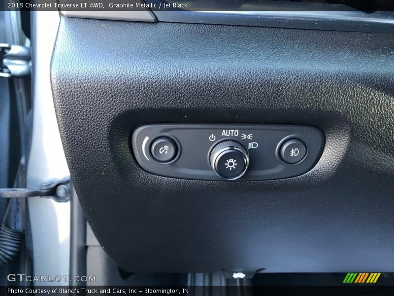 Graphite Metallic / Jet Black 2018 Chevrolet Traverse LT AWD