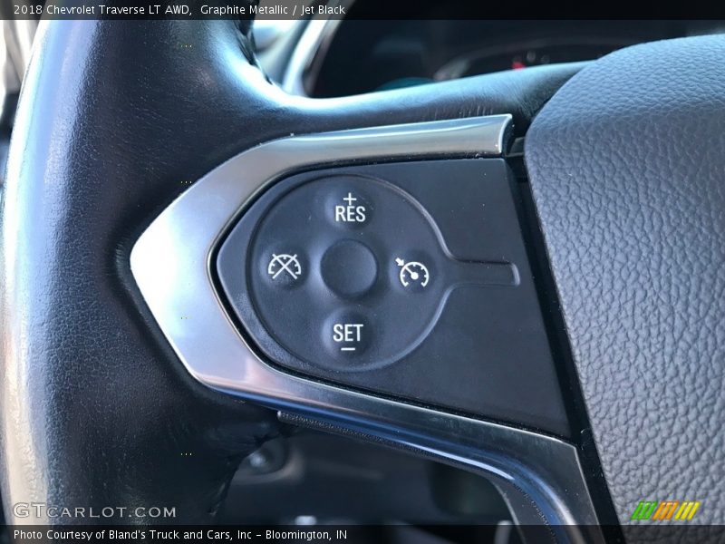 Graphite Metallic / Jet Black 2018 Chevrolet Traverse LT AWD