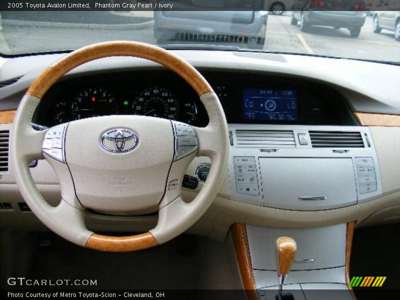 Phantom Gray Pearl / Ivory 2005 Toyota Avalon Limited