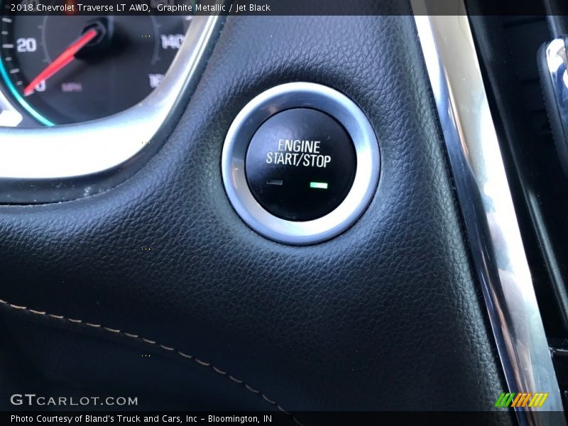 Graphite Metallic / Jet Black 2018 Chevrolet Traverse LT AWD