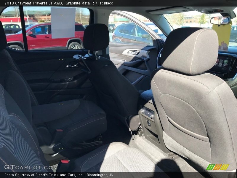 Graphite Metallic / Jet Black 2018 Chevrolet Traverse LT AWD