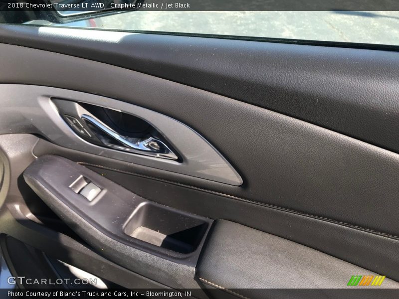 Graphite Metallic / Jet Black 2018 Chevrolet Traverse LT AWD