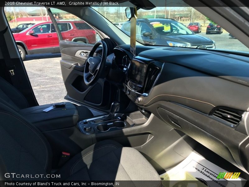 Graphite Metallic / Jet Black 2018 Chevrolet Traverse LT AWD