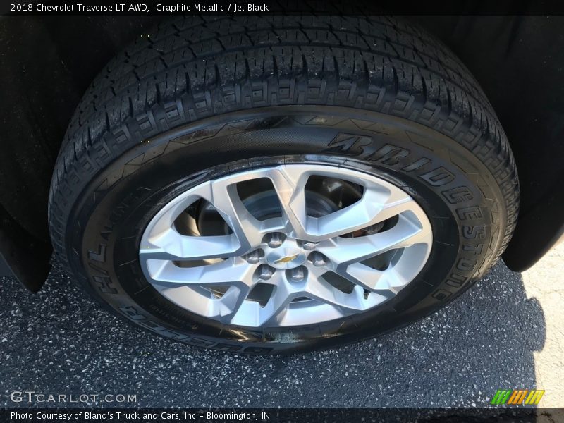 Graphite Metallic / Jet Black 2018 Chevrolet Traverse LT AWD