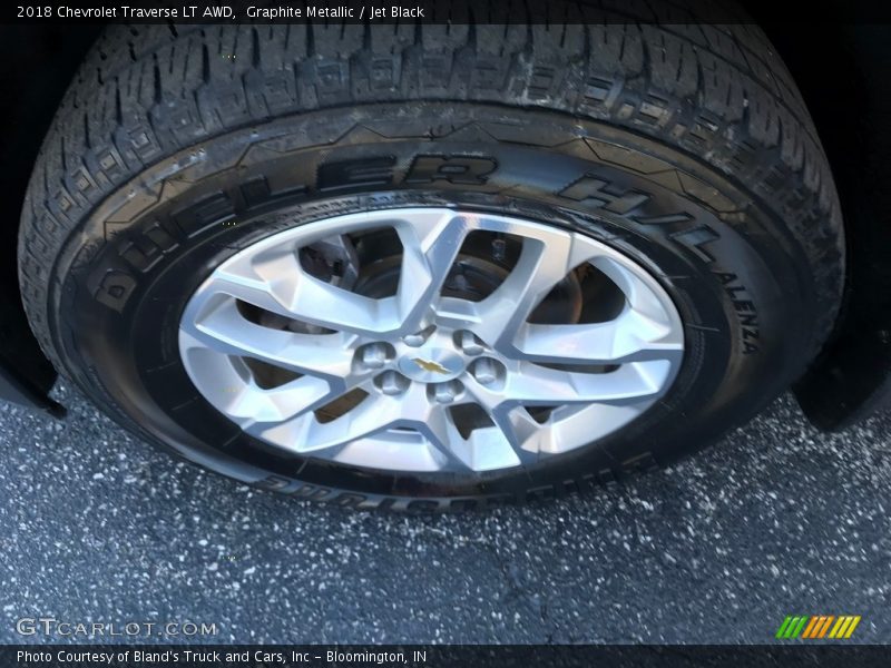 Graphite Metallic / Jet Black 2018 Chevrolet Traverse LT AWD