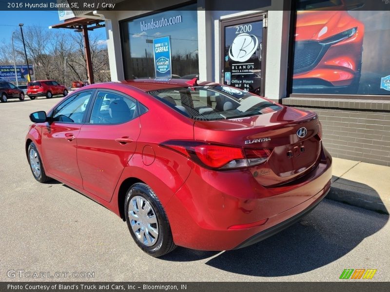 Red / Gray 2016 Hyundai Elantra SE