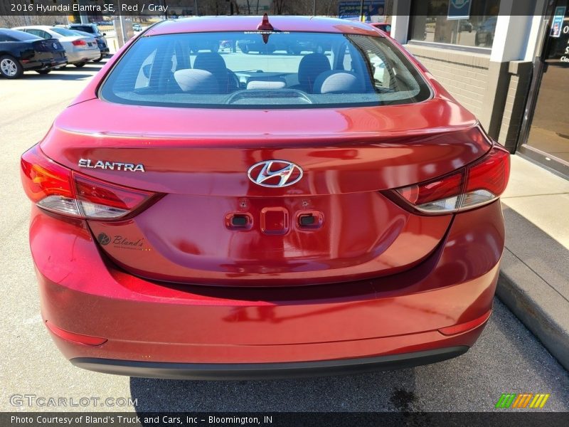 Red / Gray 2016 Hyundai Elantra SE