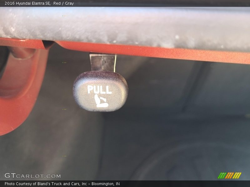Red / Gray 2016 Hyundai Elantra SE