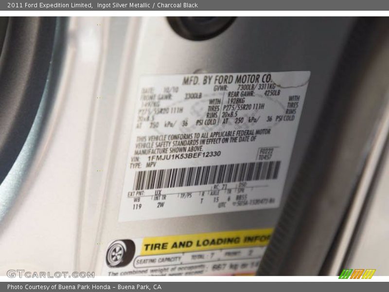 Ingot Silver Metallic / Charcoal Black 2011 Ford Expedition Limited