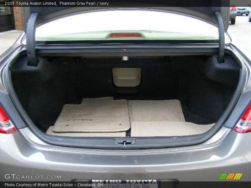 Phantom Gray Pearl / Ivory 2005 Toyota Avalon Limited