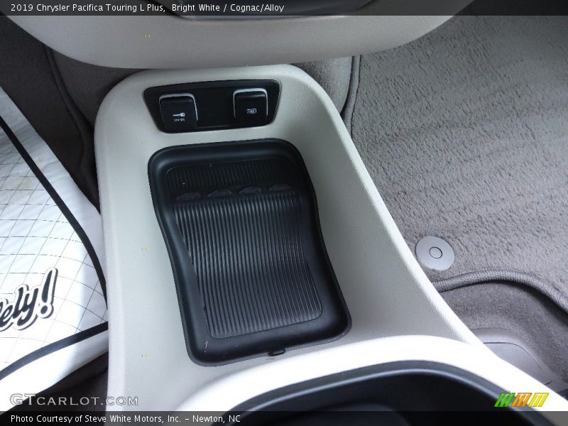 Bright White / Cognac/Alloy 2019 Chrysler Pacifica Touring L Plus