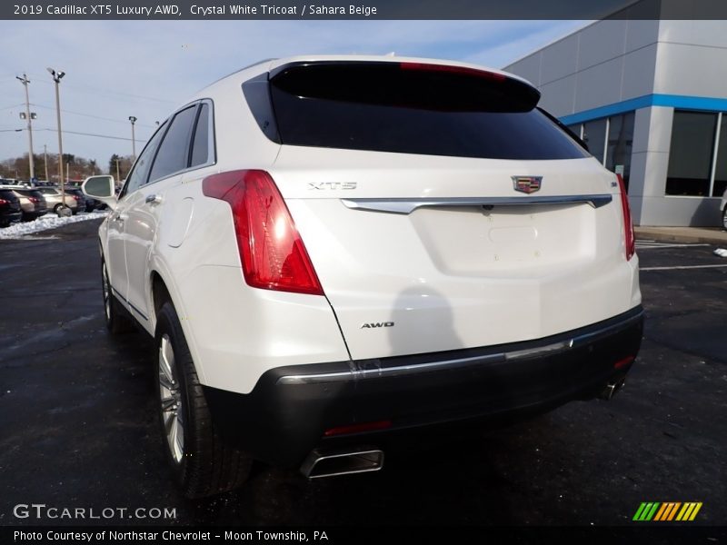 Crystal White Tricoat / Sahara Beige 2019 Cadillac XT5 Luxury AWD