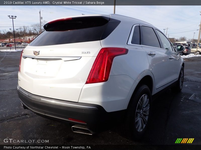 Crystal White Tricoat / Sahara Beige 2019 Cadillac XT5 Luxury AWD