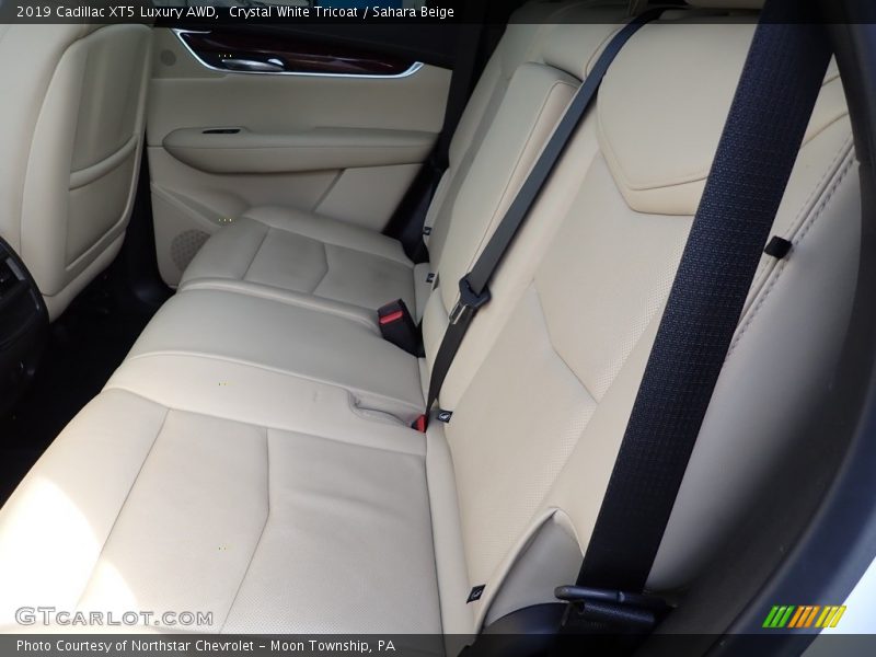 Crystal White Tricoat / Sahara Beige 2019 Cadillac XT5 Luxury AWD