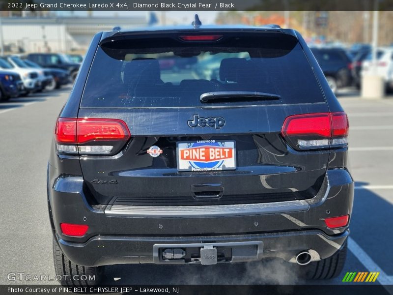 Diamond Black Crystal Pearl / Black 2022 Jeep Grand Cherokee Laredo X 4x4