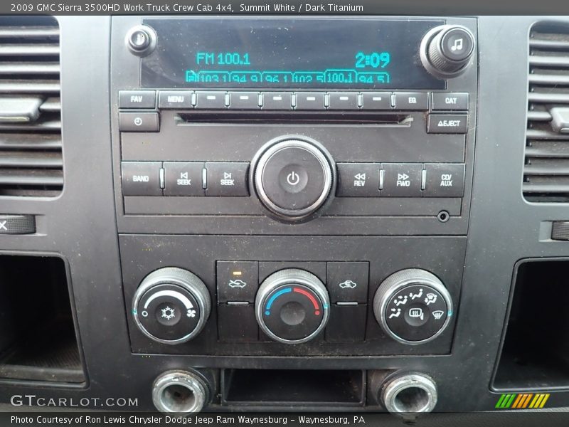 Controls of 2009 Sierra 3500HD Work Truck Crew Cab 4x4