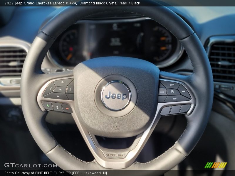 Diamond Black Crystal Pearl / Black 2022 Jeep Grand Cherokee Laredo X 4x4