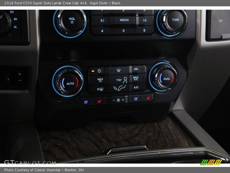 Ingot Silver / Black 2019 Ford F250 Super Duty Lariat Crew Cab 4x4