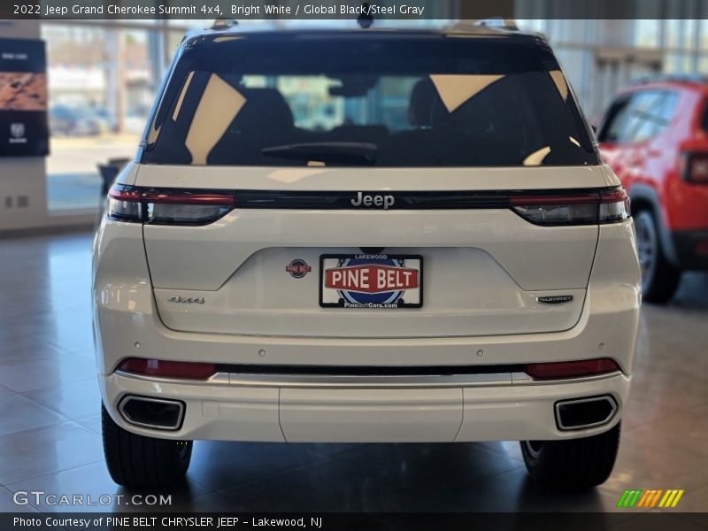 Bright White / Global Black/Steel Gray 2022 Jeep Grand Cherokee Summit 4x4