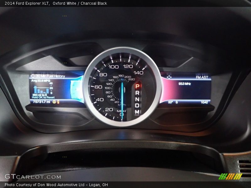 Oxford White / Charcoal Black 2014 Ford Explorer XLT