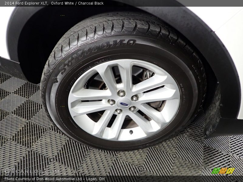 Oxford White / Charcoal Black 2014 Ford Explorer XLT
