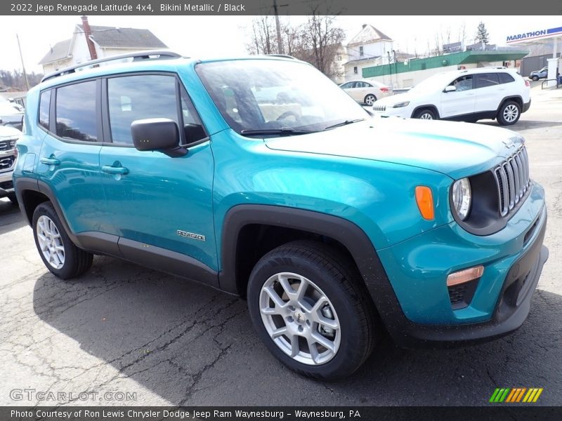 Front 3/4 View of 2022 Renegade Latitude 4x4