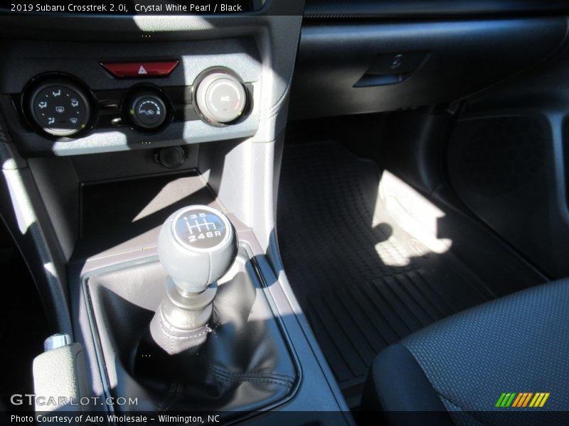 Crystal White Pearl / Black 2019 Subaru Crosstrek 2.0i