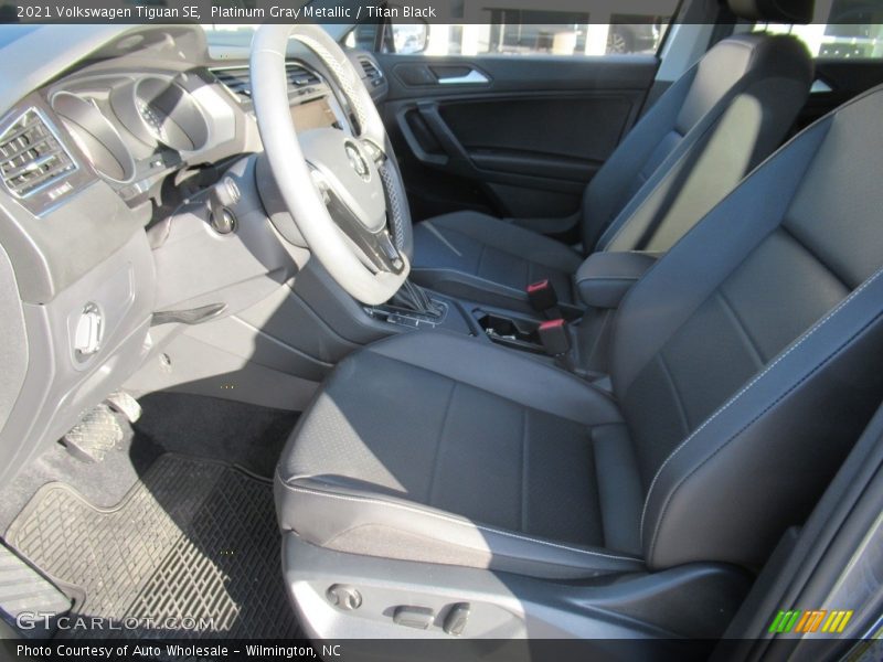 Platinum Gray Metallic / Titan Black 2021 Volkswagen Tiguan SE