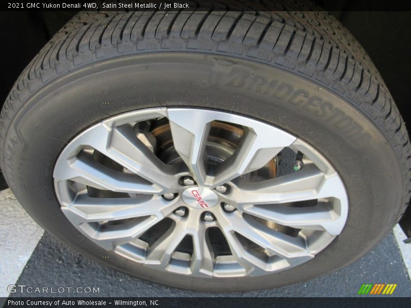 Satin Steel Metallic / Jet Black 2021 GMC Yukon Denali 4WD