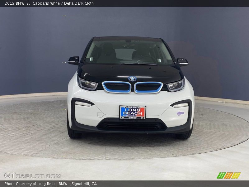 Capparis White / Deka Dark Cloth 2019 BMW i3