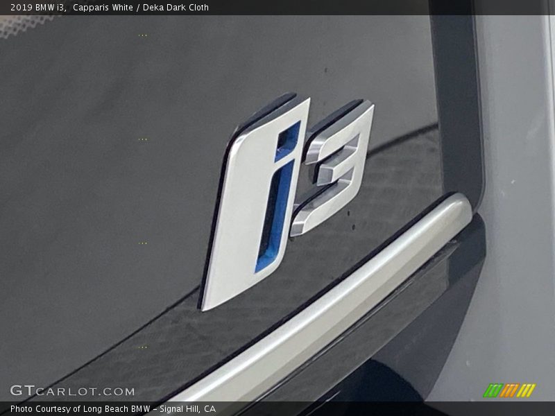 Capparis White / Deka Dark Cloth 2019 BMW i3