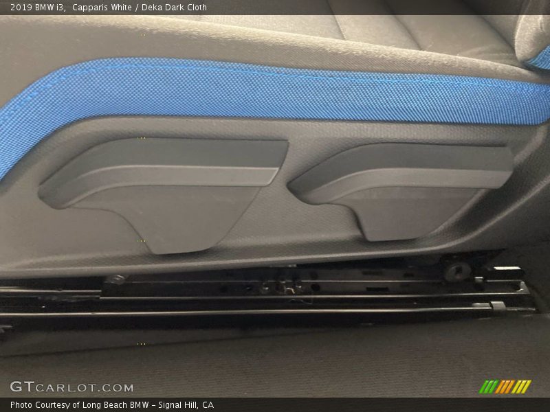 Capparis White / Deka Dark Cloth 2019 BMW i3