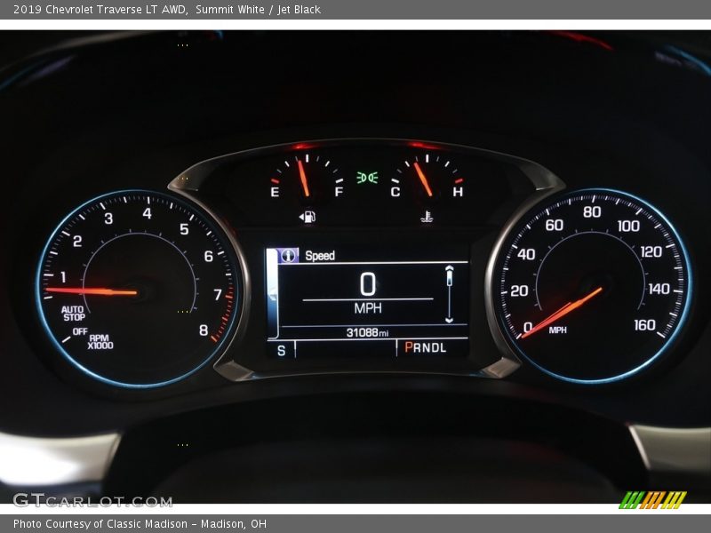 Summit White / Jet Black 2019 Chevrolet Traverse LT AWD