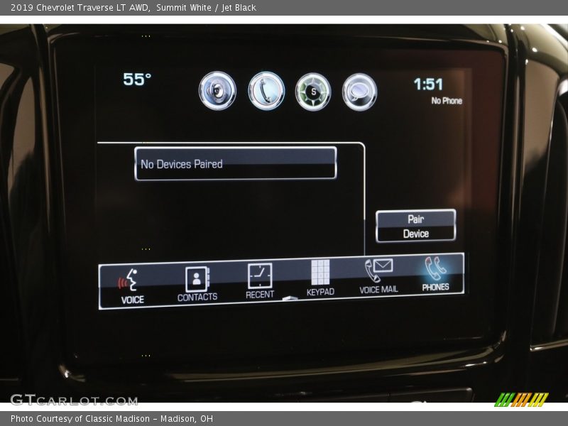 Summit White / Jet Black 2019 Chevrolet Traverse LT AWD
